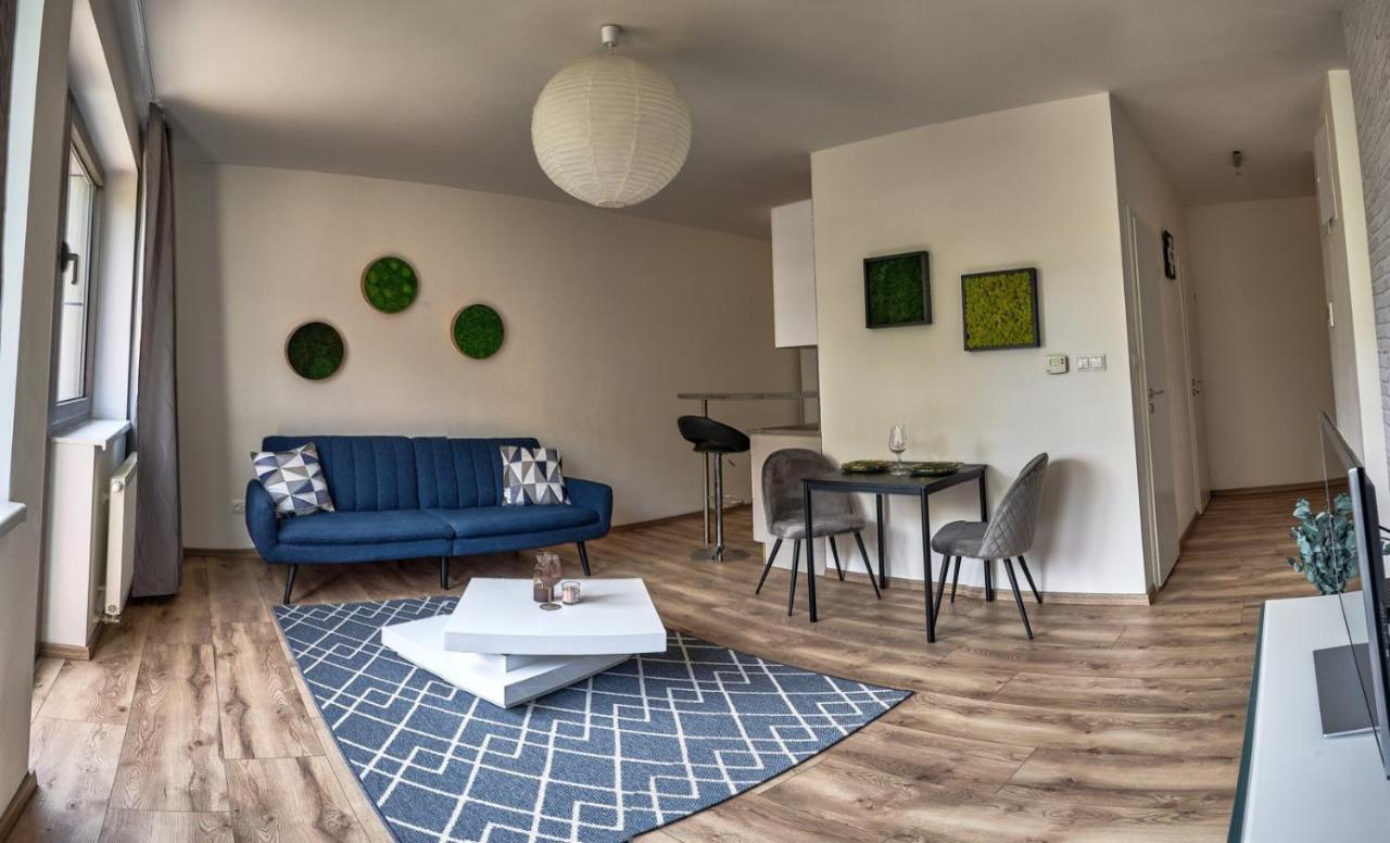 Štýlový byt v centre mesta s podzemným parkovaním Košice Exterior foto